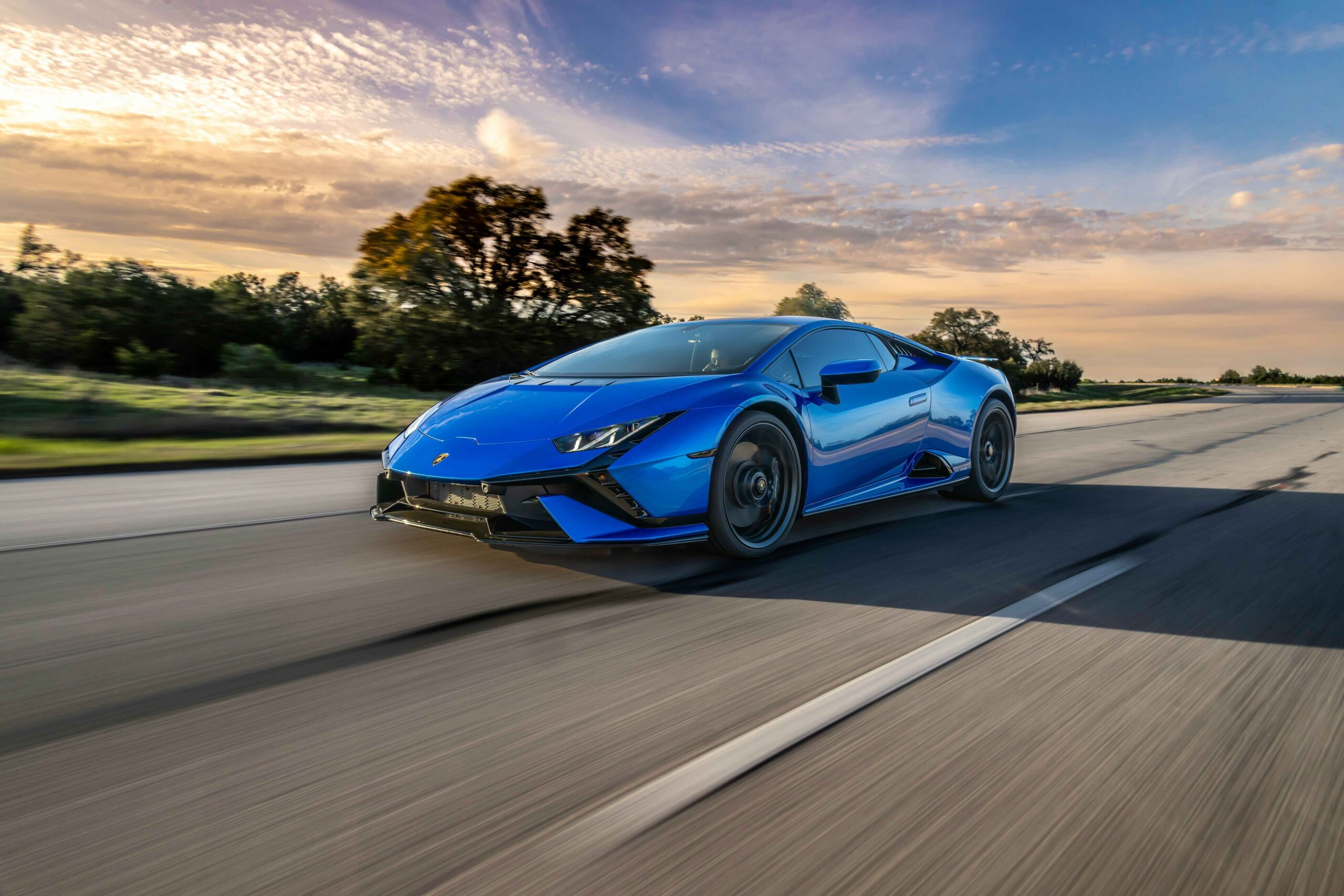 Discover the Best Dubai Monthly Car Rental Deals